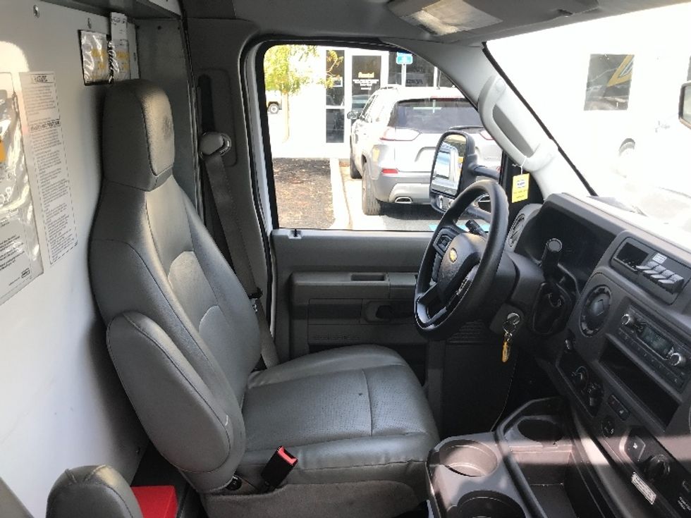 Light Duty Box Truck-Light and Medium Duty Trucks-Ford-2022-E350-Villa Rica-GA-57,553\n\t\tmiles-$ 43,500 - Image 22
