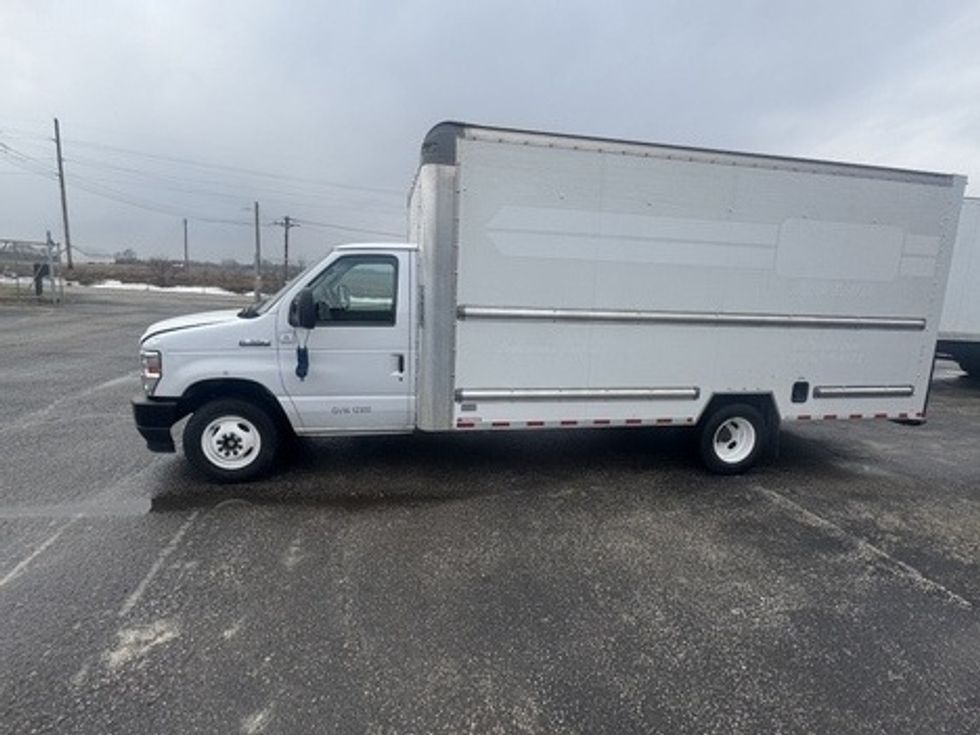 Light Duty Box Truck-Light and Medium Duty Trucks-Ford-2022-E350-Wabash-IN-98,897\n\t\tmiles-$ 29,750 - Image 3
