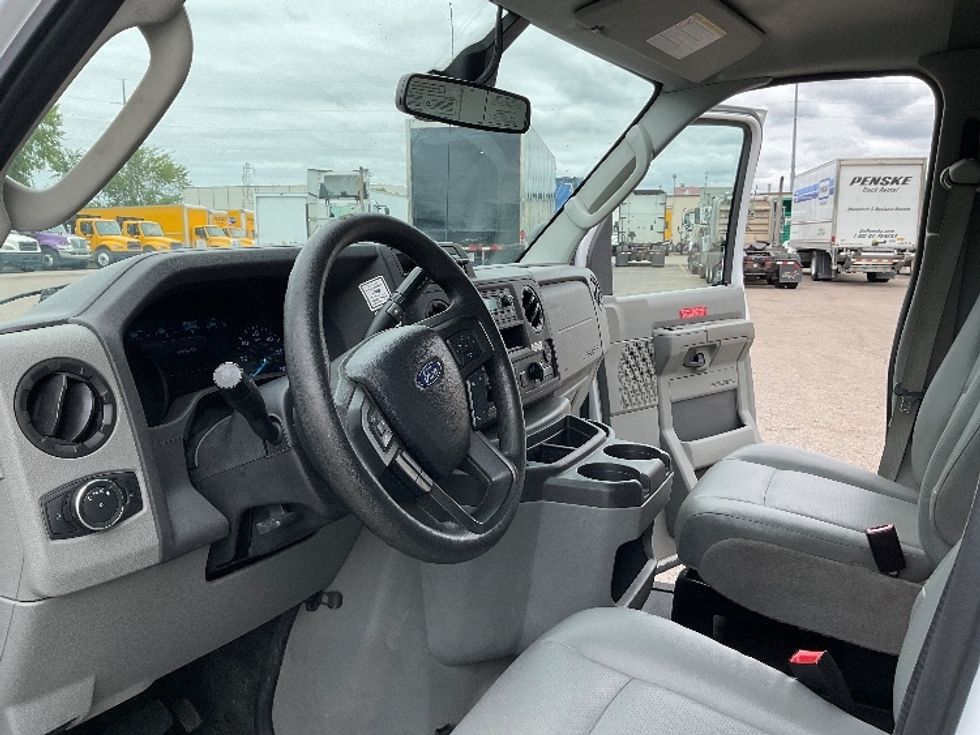 Light Duty Box Truck-Light and Medium Duty Trucks-Ford-2022-E350-Warren-MI-109,664\n\t\tmiles-$ 29,000 - Image 17