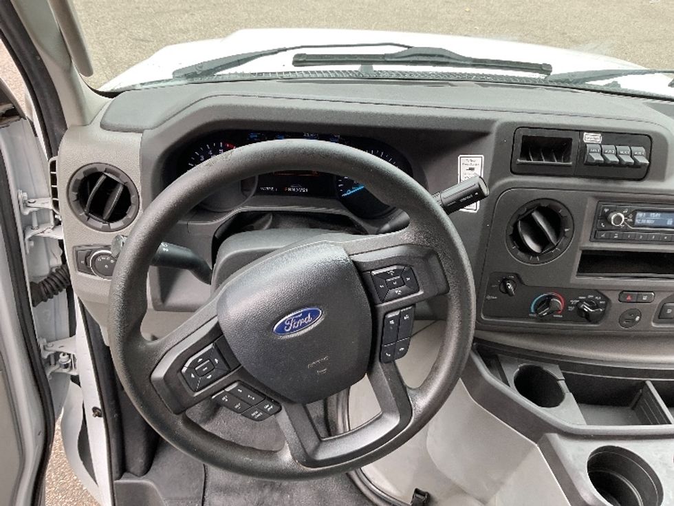 Light Duty Box Truck-Light and Medium Duty Trucks-Ford-2022-E350-Warren-MI-109,664\n\t\tmiles-$ 29,000 - Image 18