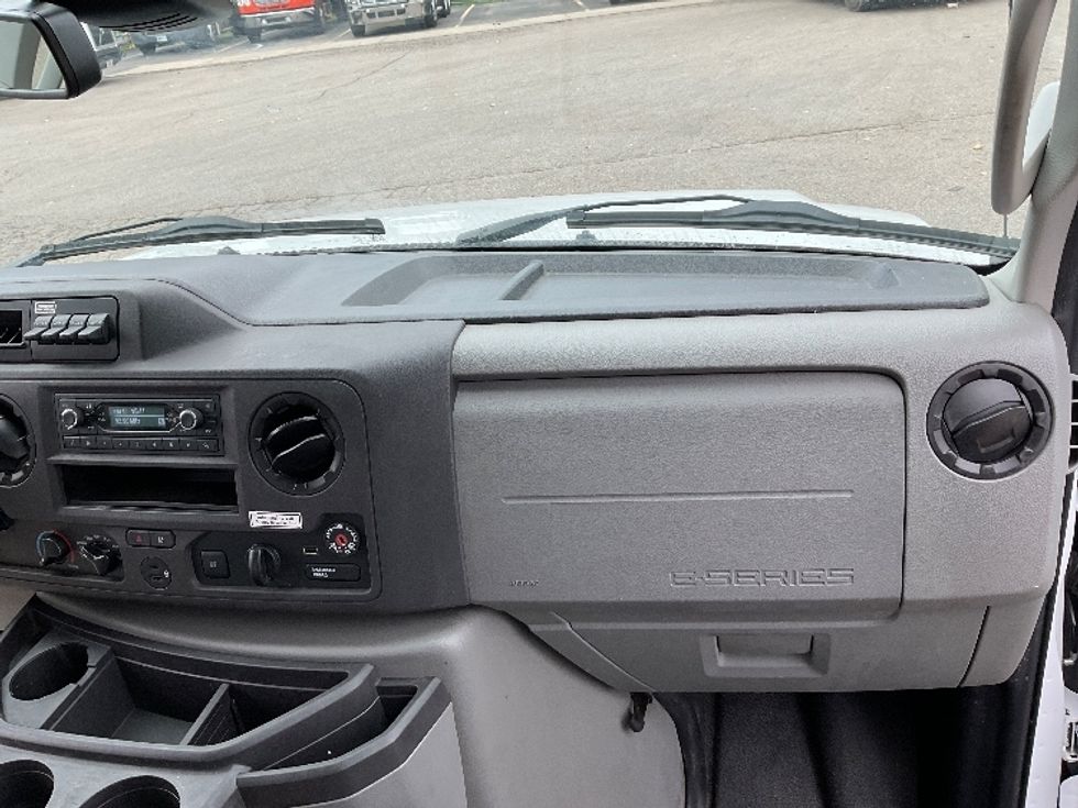 Light Duty Box Truck-Light and Medium Duty Trucks-Ford-2022-E350-Warren-MI-109,664\n\t\tmiles-$ 29,000 - Image 21