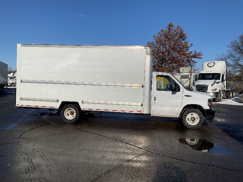 Light Duty Box Truck-Light and Medium Duty Trucks-Ford-2022-E350-Warren-MI-93,917\n\t\tmiles-$ 31,250 - Image 15