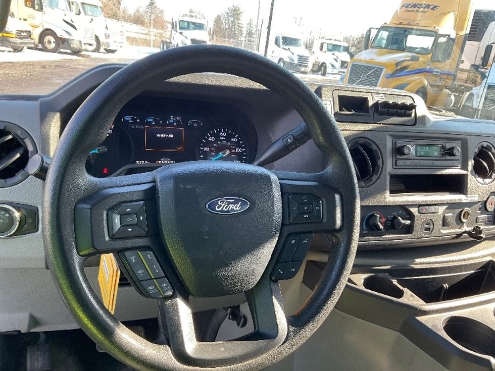 Light Duty Box Truck-Light and Medium Duty Trucks-Ford-2022-E350-Warren-MI-93,917\n\t\tmiles-$ 31,250 - Image 18