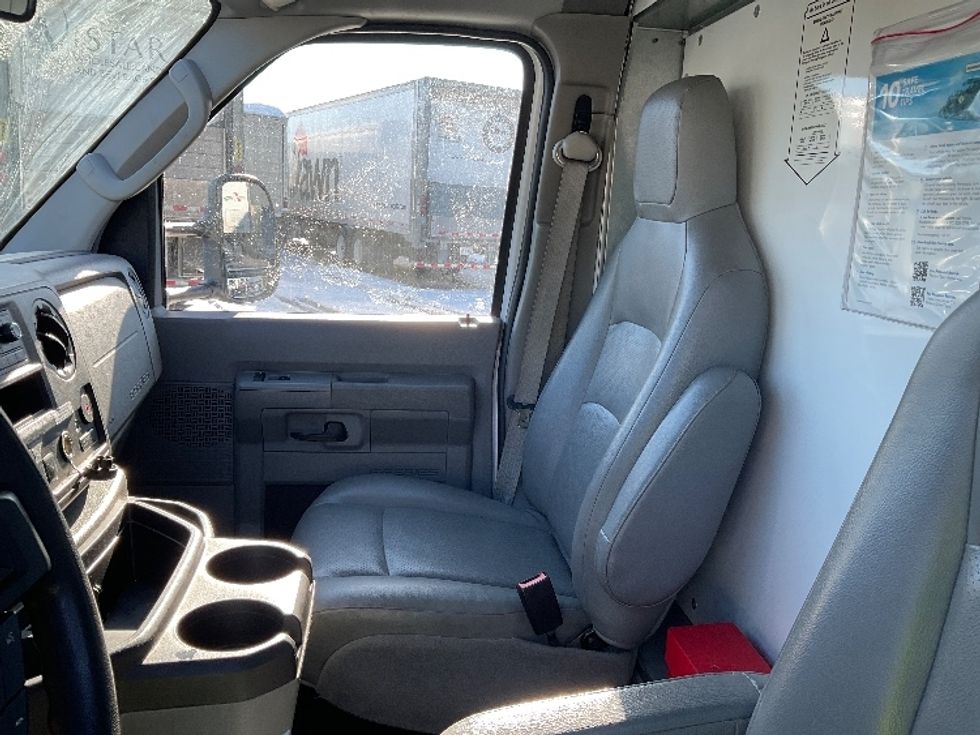 Light Duty Box Truck-Light and Medium Duty Trucks-Ford-2022-E350-Warren-MI-93,917\n\t\tmiles-$ 31,250 - Image 19