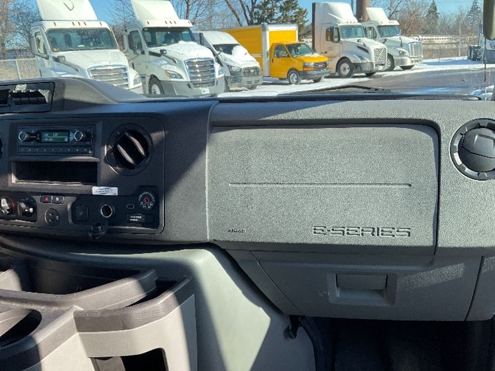Light Duty Box Truck-Light and Medium Duty Trucks-Ford-2022-E350-Warren-MI-93,917\n\t\tmiles-$ 31,250 - Image 21