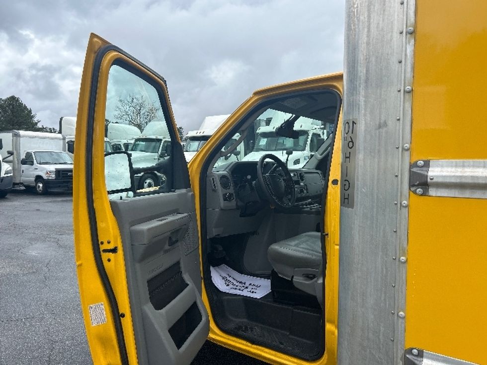 Light Duty Box Truck-Light and Medium Duty Trucks-Ford-2022-E350-West Columbia-SC-112,884\n\t\tmiles-$ 27,500 - Image 14