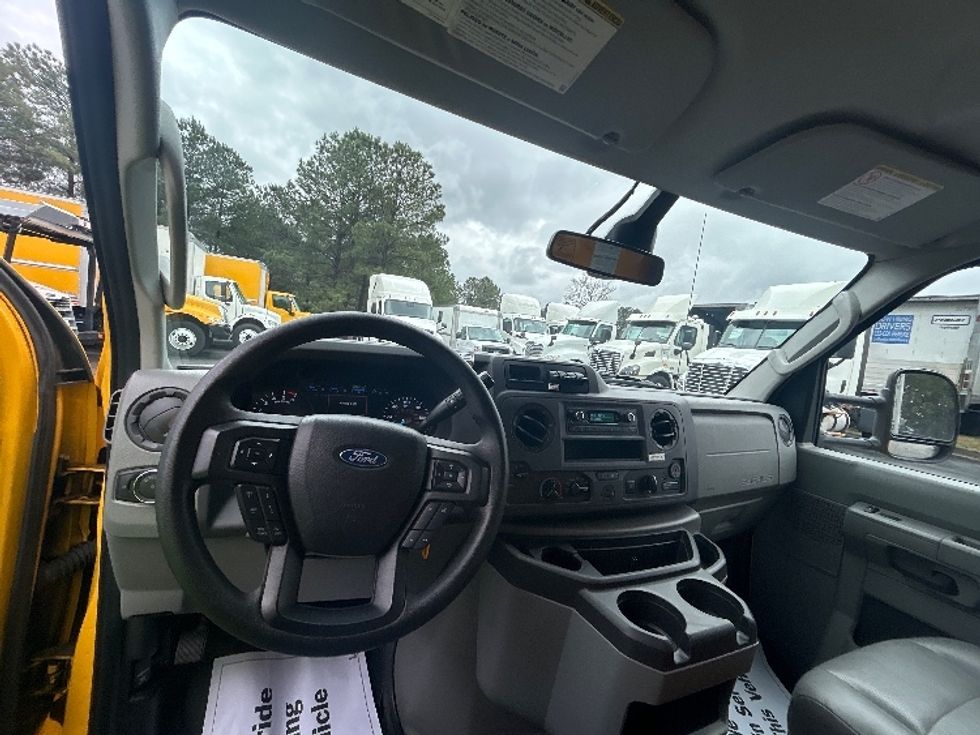 Light Duty Box Truck-Light and Medium Duty Trucks-Ford-2022-E350-West Columbia-SC-112,884\n\t\tmiles-$ 27,500 - Image 16