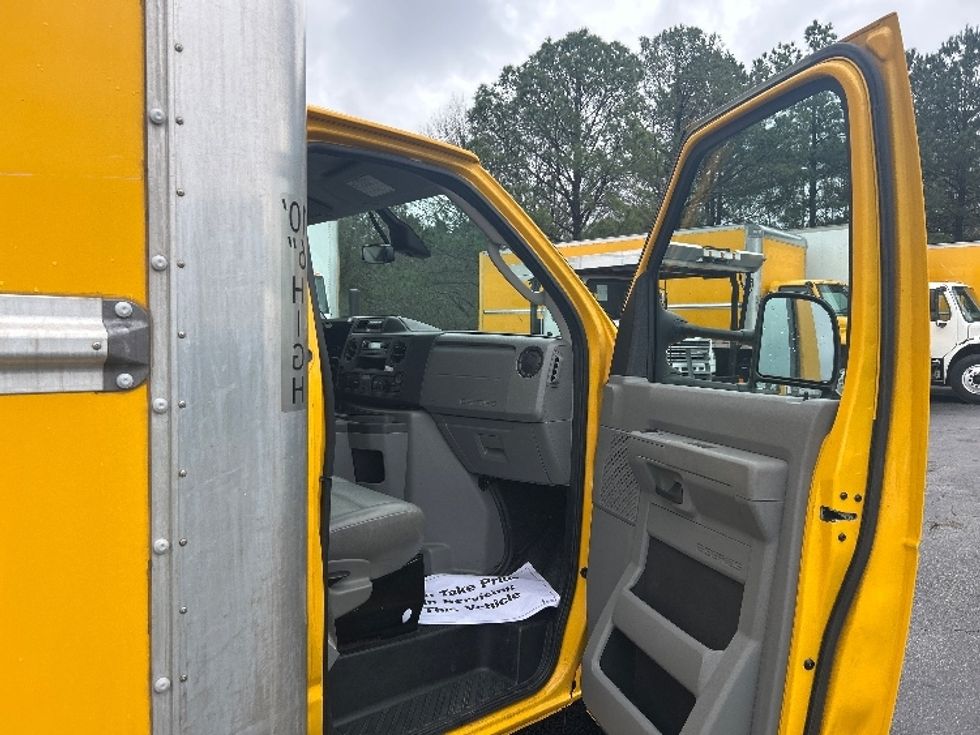 Light Duty Box Truck-Light and Medium Duty Trucks-Ford-2022-E350-West Columbia-SC-112,884\n\t\tmiles-$ 27,500 - Image 18