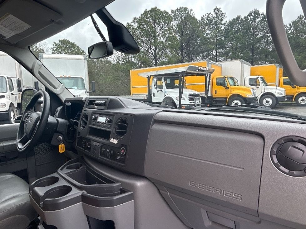 Light Duty Box Truck-Light and Medium Duty Trucks-Ford-2022-E350-West Columbia-SC-112,884\n\t\tmiles-$ 27,500 - Image 20