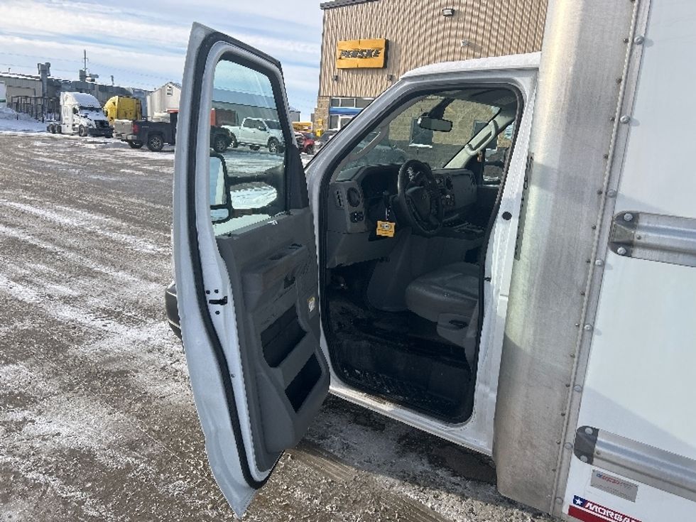 Light Duty Box Truck-Light and Medium Duty Trucks-Ford-2022-E350-West Fargo-ND-110,444\n\t\tmiles-$ 29,500 - Image 16