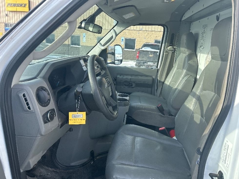 Light Duty Box Truck-Light and Medium Duty Trucks-Ford-2022-E350-West Fargo-ND-110,444\n\t\tmiles-$ 29,500 - Image 19