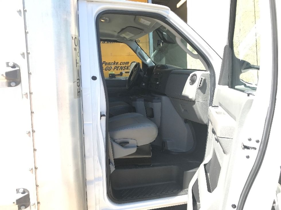 Light Duty Box Truck-Light and Medium Duty Trucks-Ford-2022-E350-West Fargo-ND-110,444\n\t\tmiles-$ 29,500 - Image 20