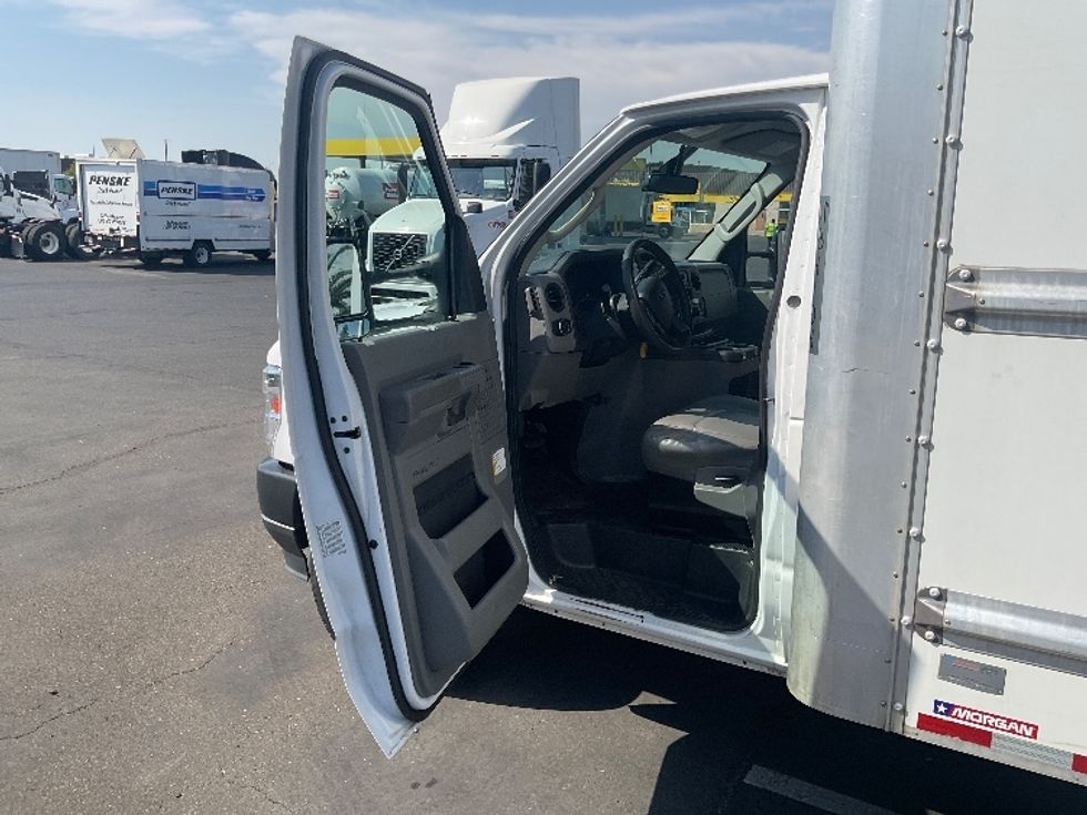 Light Duty Box Truck-Light and Medium Duty Trucks-Ford-2022-E350-West Sacramento-CA-103,152\n\t\tmiles-$ 31,000 - Image 16