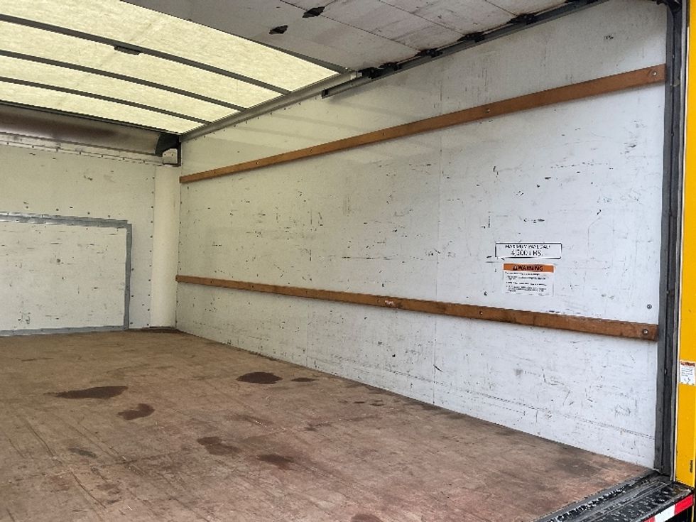 Light Duty Box Truck-Light and Medium Duty Trucks-Ford-2022-E350-West Sacramento-CA-106,211\n\t\tmiles-$ 27,000 - Image 11