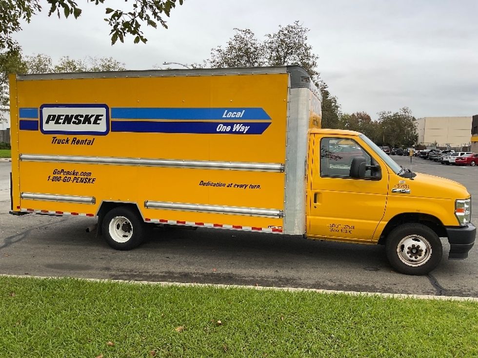 Light Duty Box Truck-Light and Medium Duty Trucks-Ford-2022-E350-West Sacramento-CA-106,211\n\t\tmiles-$ 27,000 - Image 14