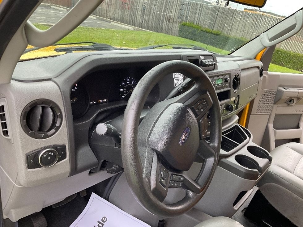 Light Duty Box Truck-Light and Medium Duty Trucks-Ford-2022-E350-West Sacramento-CA-106,211\n\t\tmiles-$ 27,000 - Image 16