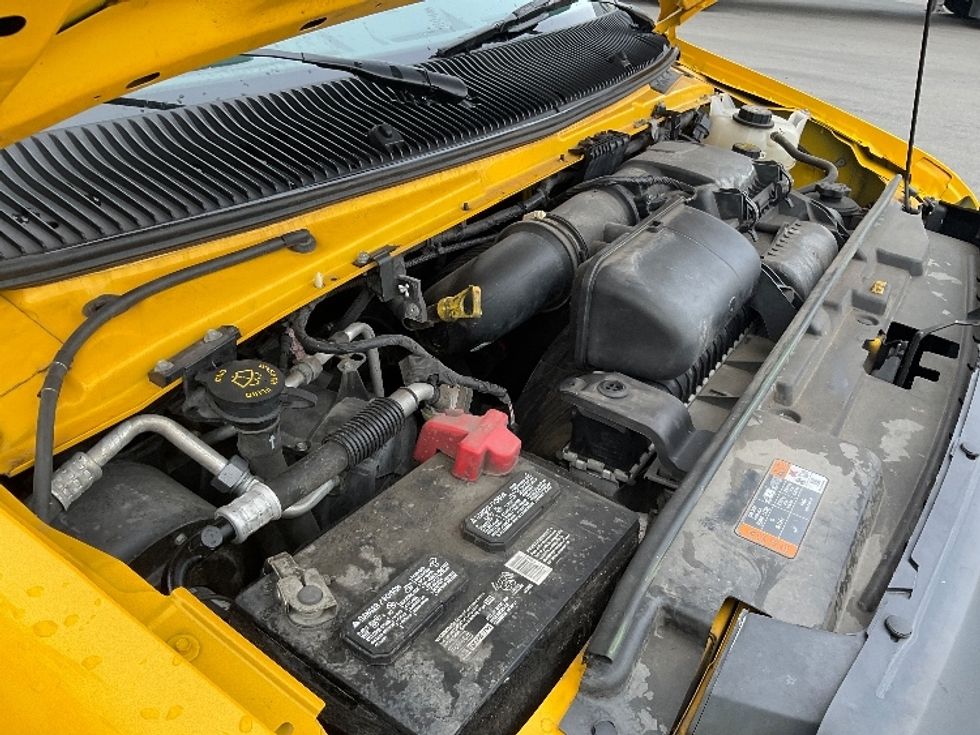 Light Duty Box Truck-Light and Medium Duty Trucks-Ford-2022-E350-West Sacramento-CA-106,211\n\t\tmiles-$ 27,000 - Image 22