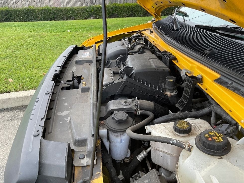 Light Duty Box Truck-Light and Medium Duty Trucks-Ford-2022-E350-West Sacramento-CA-106,211\n\t\tmiles-$ 27,000 - Image 23