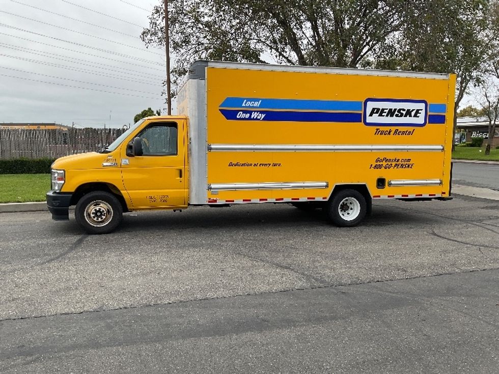 Light Duty Box Truck-Light and Medium Duty Trucks-Ford-2022-E350-West Sacramento-CA-106,211\n\t\tmiles-$ 27,000 - Image 4