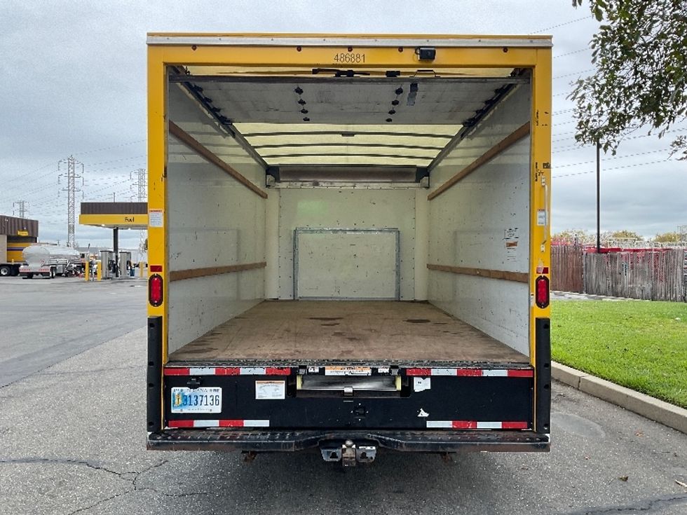 Light Duty Box Truck-Light and Medium Duty Trucks-Ford-2022-E350-West Sacramento-CA-106,211\n\t\tmiles-$ 27,000 - Image 8