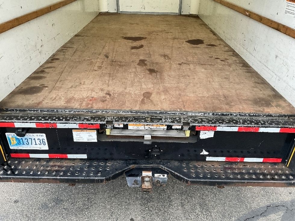 Light Duty Box Truck-Light and Medium Duty Trucks-Ford-2022-E350-West Sacramento-CA-106,211\n\t\tmiles-$ 27,000 - Image 9