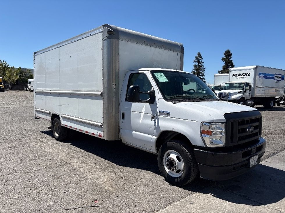 Light Duty Box Truck-Light and Medium Duty Trucks-Ford-2022-E350-West Sacramento-CA-108,048\n\t\tmiles-$ 29,000 - Image 1