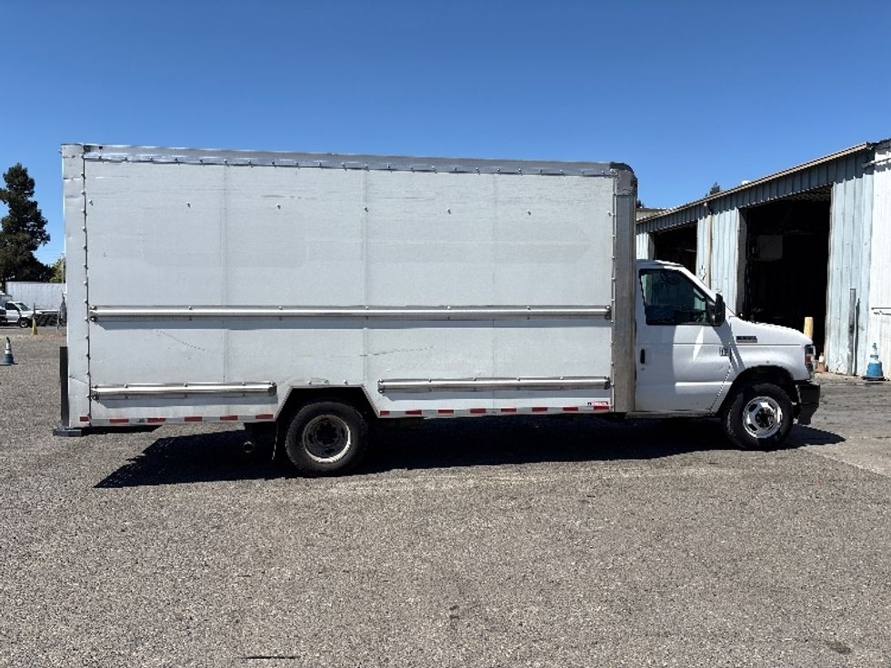 Light Duty Box Truck-Light and Medium Duty Trucks-Ford-2022-E350-West Sacramento-CA-108,048\n\t\tmiles-$ 29,000 - Image 15