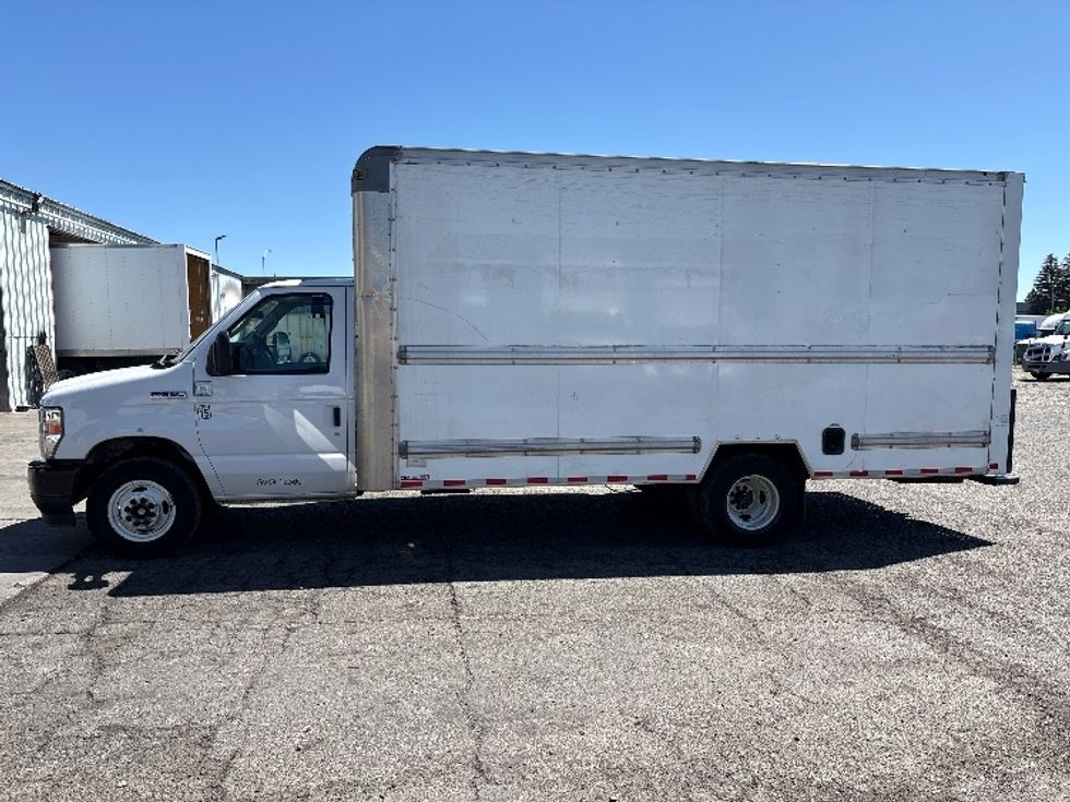 Light Duty Box Truck-Light and Medium Duty Trucks-Ford-2022-E350-West Sacramento-CA-108,048\n\t\tmiles-$ 29,000 - Image 4