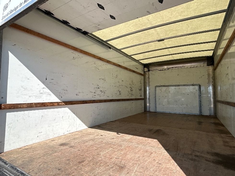 Light Duty Box Truck-Light and Medium Duty Trucks-Ford-2022-E350-West Sacramento-CA-111,616\n\t\tmiles-$ 29,750 - Image 10