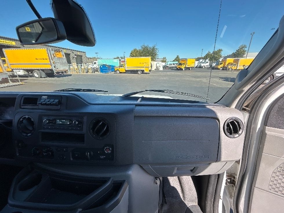 Light Duty Box Truck-Light and Medium Duty Trucks-Ford-2022-E350-West Sacramento-CA-111,616\n\t\tmiles-$ 29,750 - Image 20