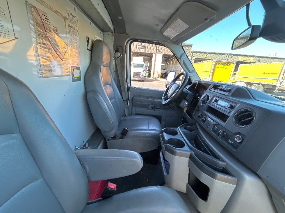 Light Duty Box Truck-Light and Medium Duty Trucks-Ford-2022-E350-West Sacramento-CA-111,616\n\t\tmiles-$ 29,750 - Image 21