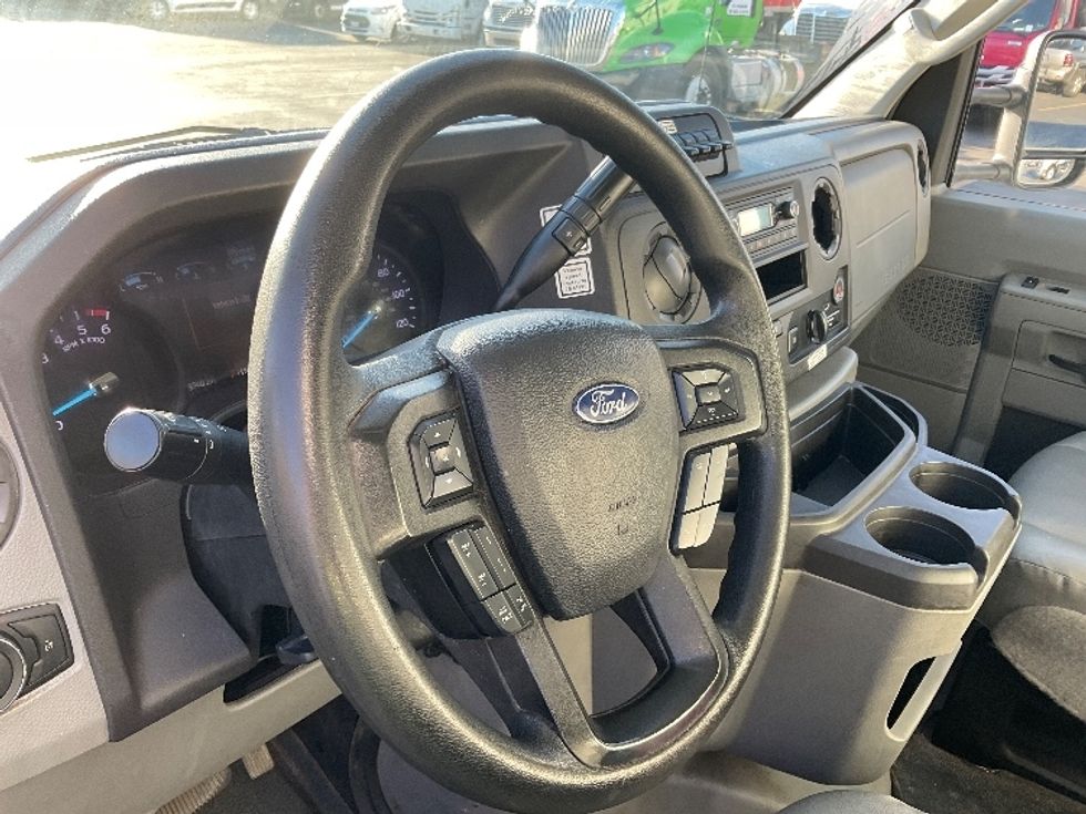 Light Duty Box Truck-Light and Medium Duty Trucks-Ford-2022-E350-West Sacramento-CA-119,743\n\t\tmiles-$ 29,500 - Image 17