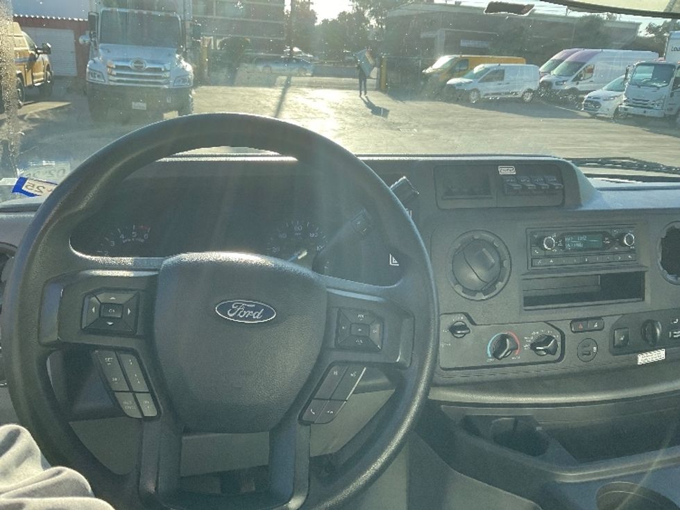 Light Duty Box Truck-Light and Medium Duty Trucks-Ford-2022-E350-West Sacramento-CA-119,743\n\t\tmiles-$ 29,500 - Image 18