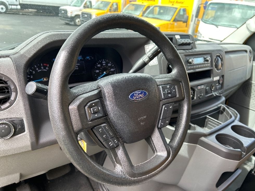 Light Duty Box Truck-Light and Medium Duty Trucks-Ford-2022-E350-West Sacramento-CA-121,025\n\t\tmiles-$ 25,000 - Image 17