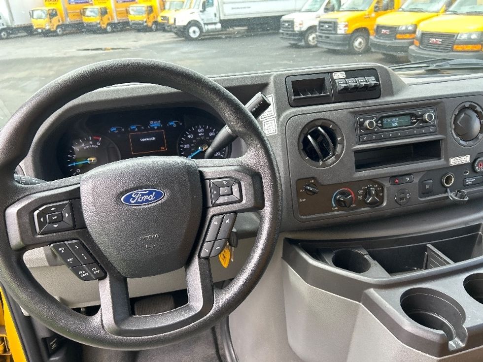 Light Duty Box Truck-Light and Medium Duty Trucks-Ford-2022-E350-West Sacramento-CA-121,025\n\t\tmiles-$ 25,000 - Image 18