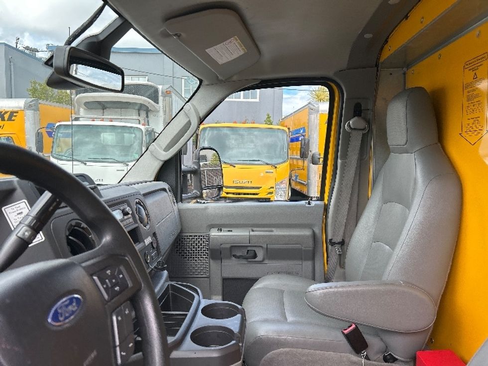 Light Duty Box Truck-Light and Medium Duty Trucks-Ford-2022-E350-West Sacramento-CA-121,025\n\t\tmiles-$ 25,000 - Image 19