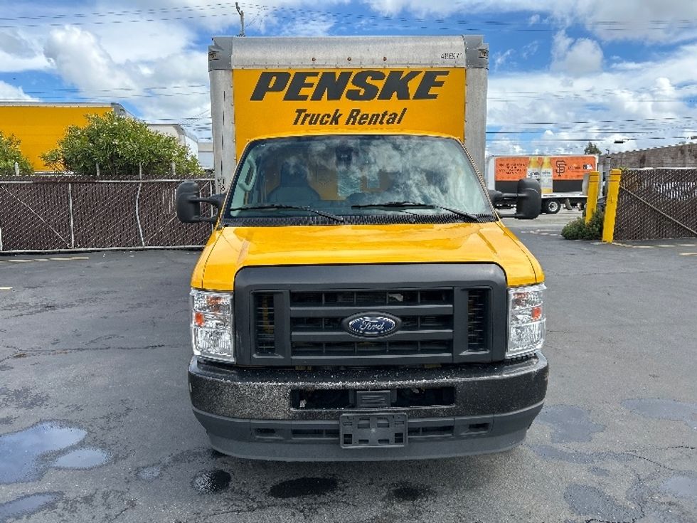 Light Duty Box Truck-Light and Medium Duty Trucks-Ford-2022-E350-West Sacramento-CA-121,025\n\t\tmiles-$ 25,000 - Image 2