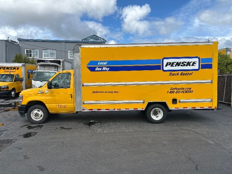 Light Duty Box Truck-Light and Medium Duty Trucks-Ford-2022-E350-West Sacramento-CA-121,025\n\t\tmiles-$ 25,000 - Image 4