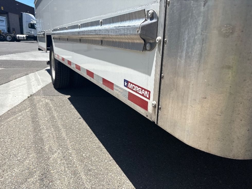 Light Duty Box Truck-Light and Medium Duty Trucks-Ford-2022-E350-West Sacramento-CA-124,015\n\t\tmiles-$ 26,000 - Image 14