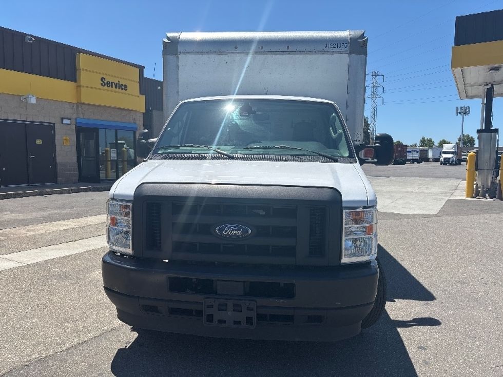 Light Duty Box Truck-Light and Medium Duty Trucks-Ford-2022-E350-West Sacramento-CA-124,015\n\t\tmiles-$ 26,000 - Image 2