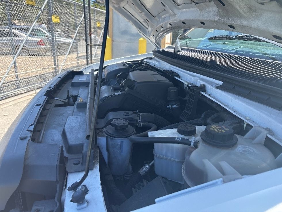 Light Duty Box Truck-Light and Medium Duty Trucks-Ford-2022-E350-West Sacramento-CA-124,015\n\t\tmiles-$ 26,000 - Image 24