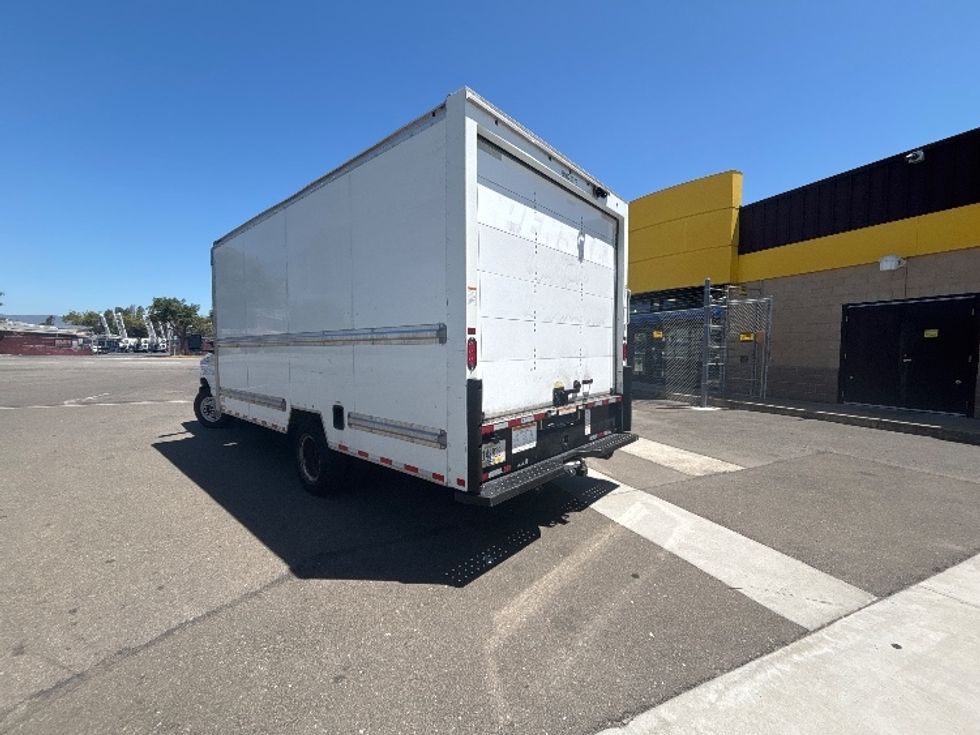 Light Duty Box Truck-Light and Medium Duty Trucks-Ford-2022-E350-West Sacramento-CA-124,015\n\t\tmiles-$ 26,000 - Image 6