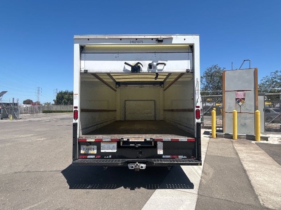 Light Duty Box Truck-Light and Medium Duty Trucks-Ford-2022-E350-West Sacramento-CA-124,015\n\t\tmiles-$ 26,000 - Image 8