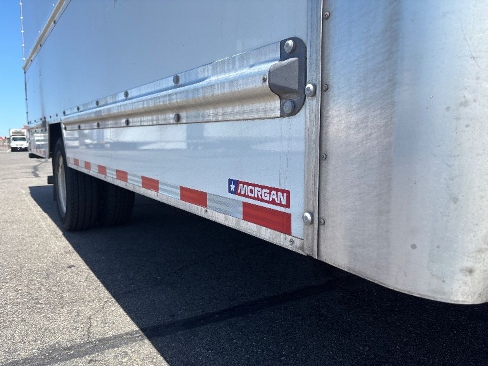 Light Duty Box Truck-Light and Medium Duty Trucks-Ford-2022-E350-West Sacramento-CA-130,407\n\t\tmiles-$ 26,250 - Image 14