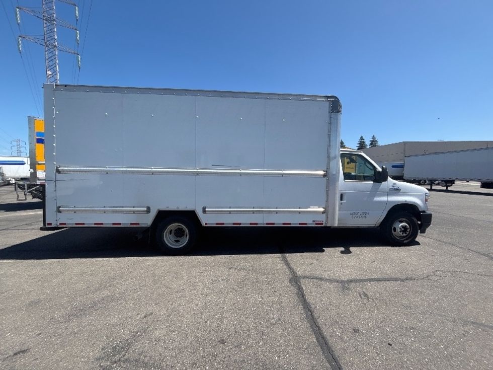 Light Duty Box Truck-Light and Medium Duty Trucks-Ford-2022-E350-West Sacramento-CA-130,407\n\t\tmiles-$ 26,250 - Image 15