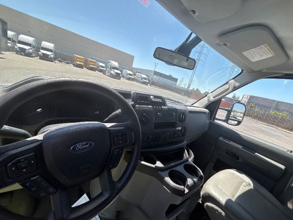 Light Duty Box Truck-Light and Medium Duty Trucks-Ford-2022-E350-West Sacramento-CA-130,407\n\t\tmiles-$ 26,250 - Image 18