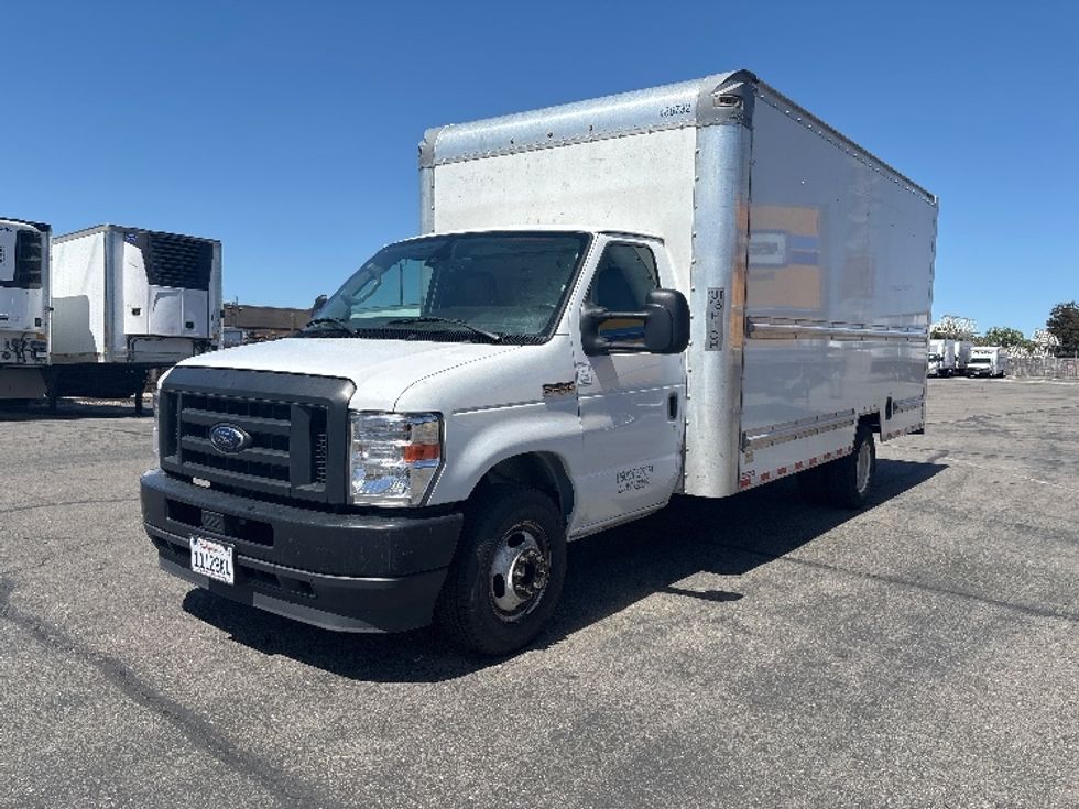 Light Duty Box Truck-Light and Medium Duty Trucks-Ford-2022-E350-West Sacramento-CA-130,407\n\t\tmiles-$ 26,250 - Image 3