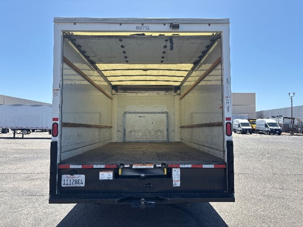 Light Duty Box Truck-Light and Medium Duty Trucks-Ford-2022-E350-West Sacramento-CA-130,407\n\t\tmiles-$ 26,250 - Image 8