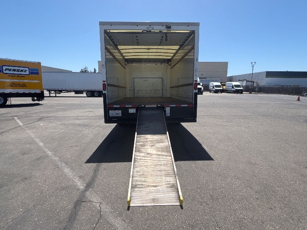 Light Duty Box Truck-Light and Medium Duty Trucks-Ford-2022-E350-West Sacramento-CA-130,407\n\t\tmiles-$ 26,250 - Image 9