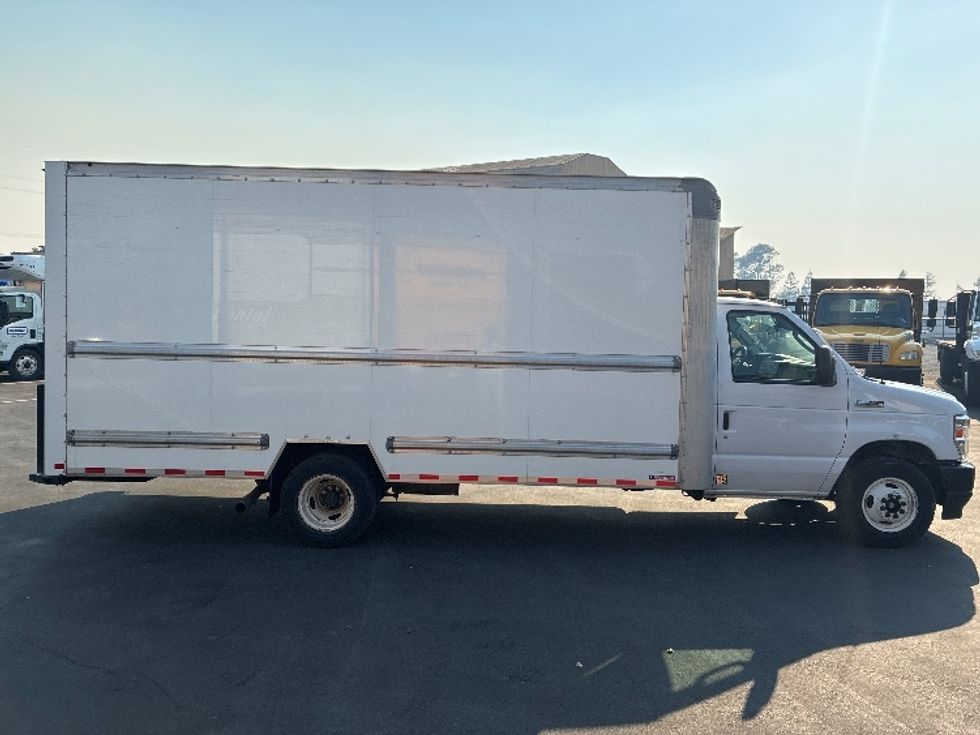 Light Duty Box Truck-Light and Medium Duty Trucks-Ford-2022-E350-West Sacramento-CA-170,663\n\t\tmiles-$ 18,500 - Image 13